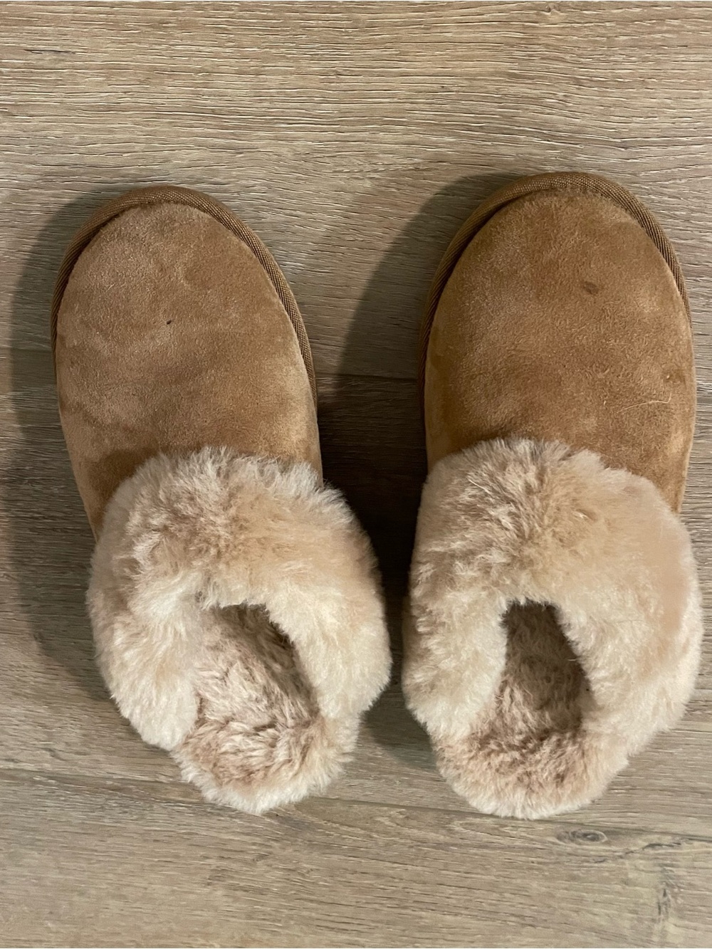 Cozy Tan Faux-Shearling Slip-On Slippers for Women - Size 8 - Picture 2 of 5